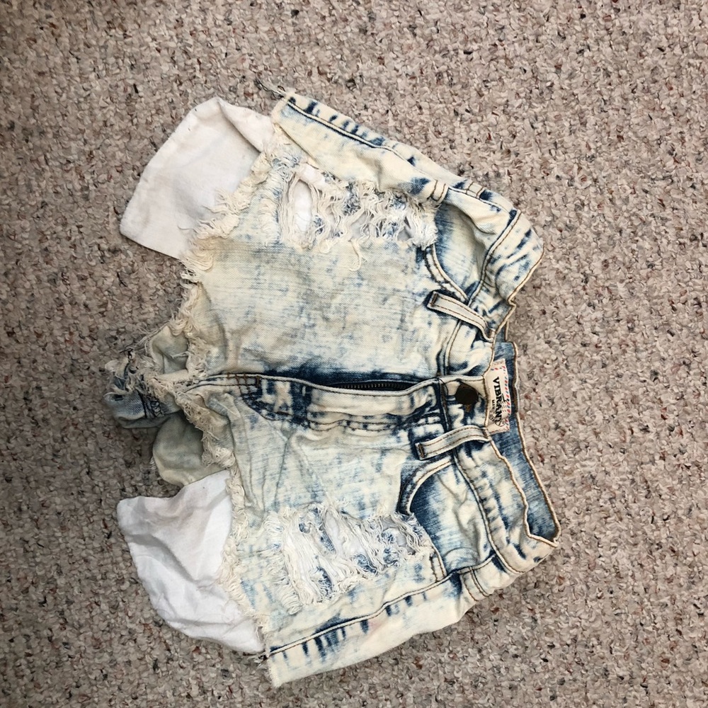 Light wash shorts